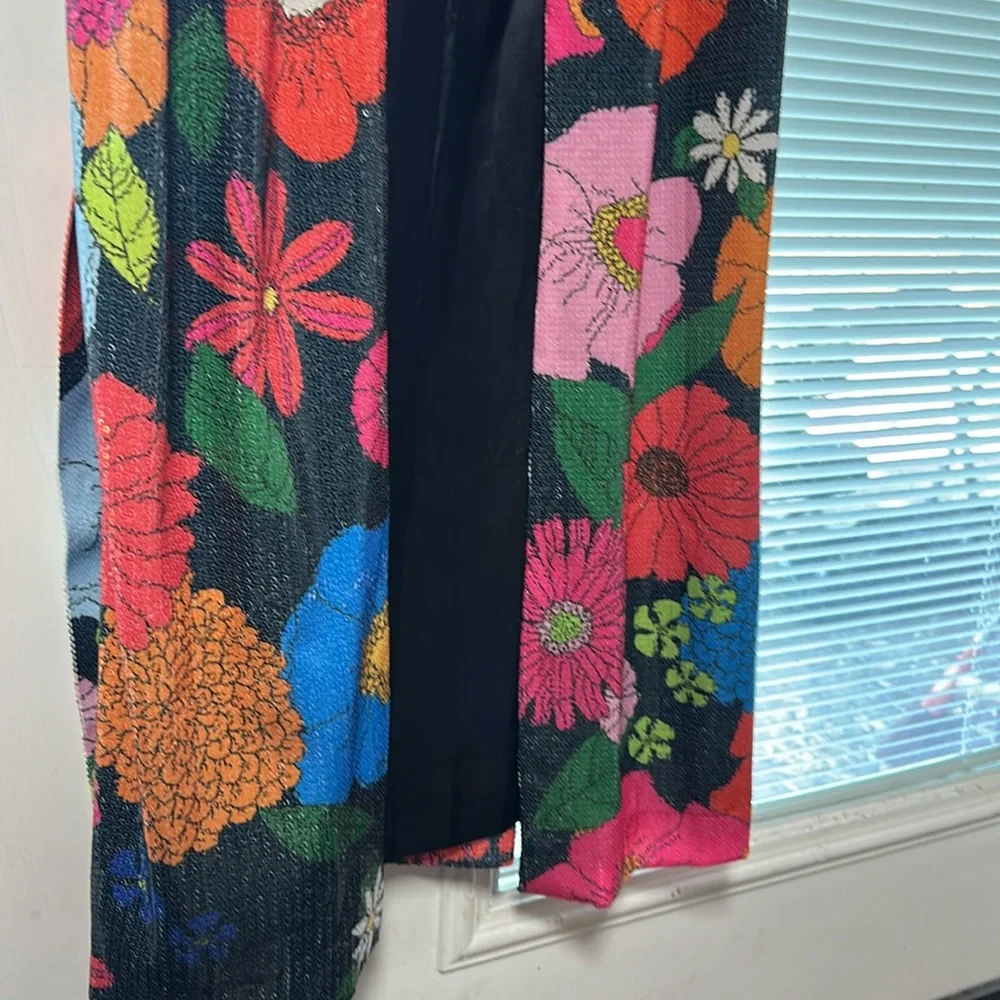 NWOT. Vilagallo Multicolor Sequin Kimono in Floral pattern. Size M. - Picture 3 of 8